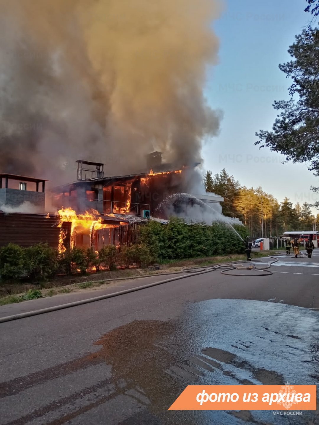 Пожарно-спасательные подразделения Ленинградской области ликвидировали пожар в Киришском районе